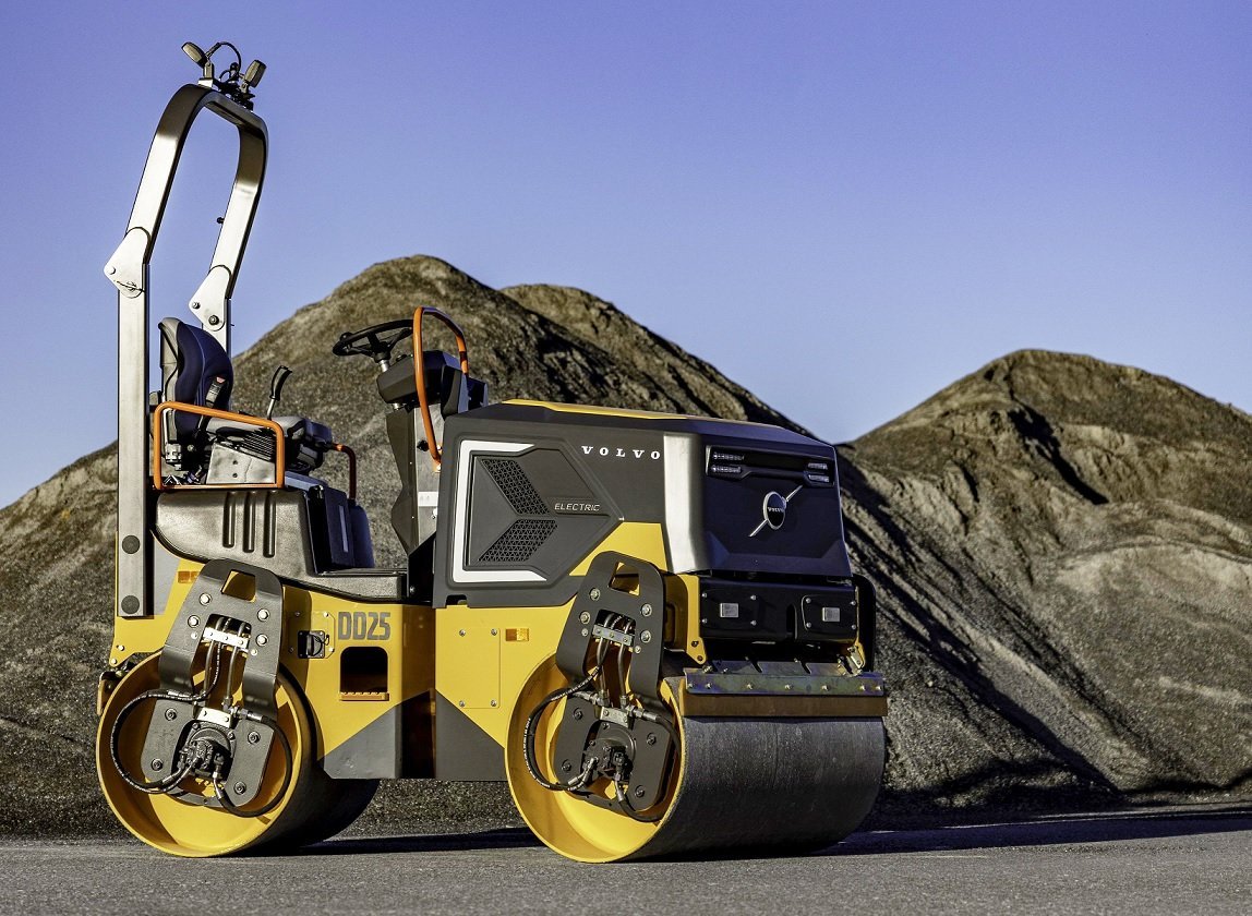 Volvo CE presenterar den första eldrivna maskinen i segmentet väganläggning