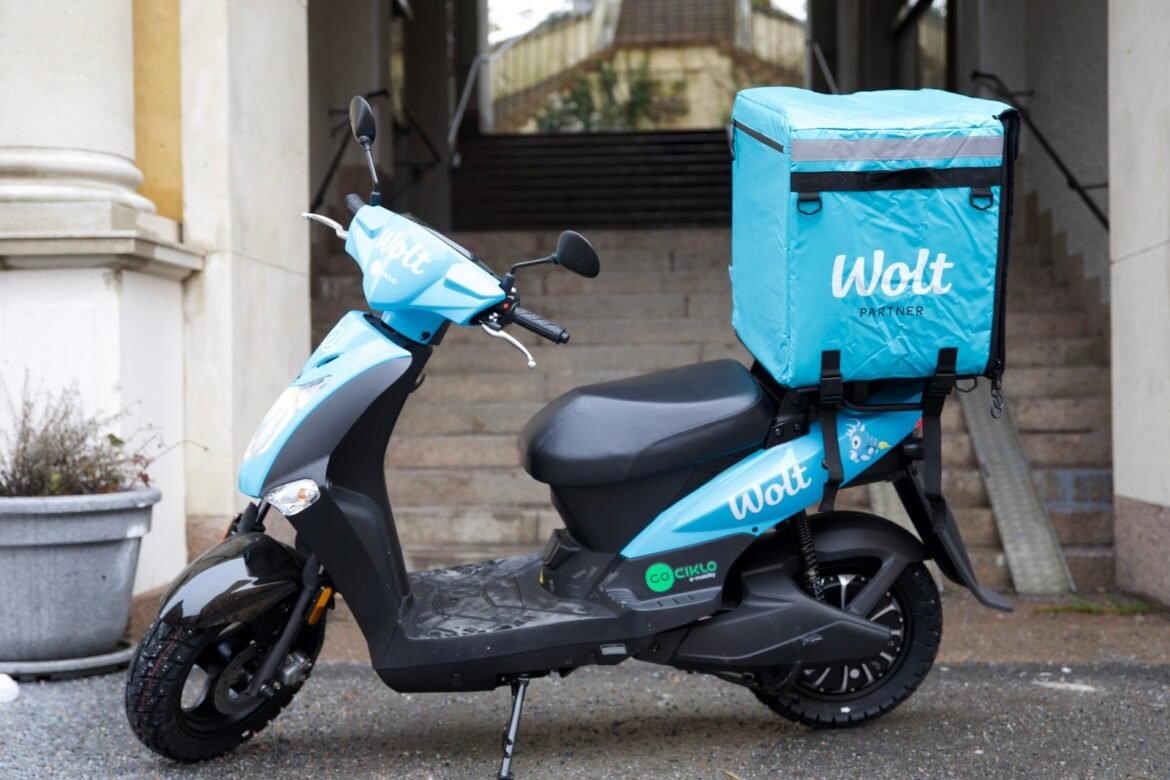 Så ska Wolt göra leveranserna grönare – nya elmopeder minskar utsläppen