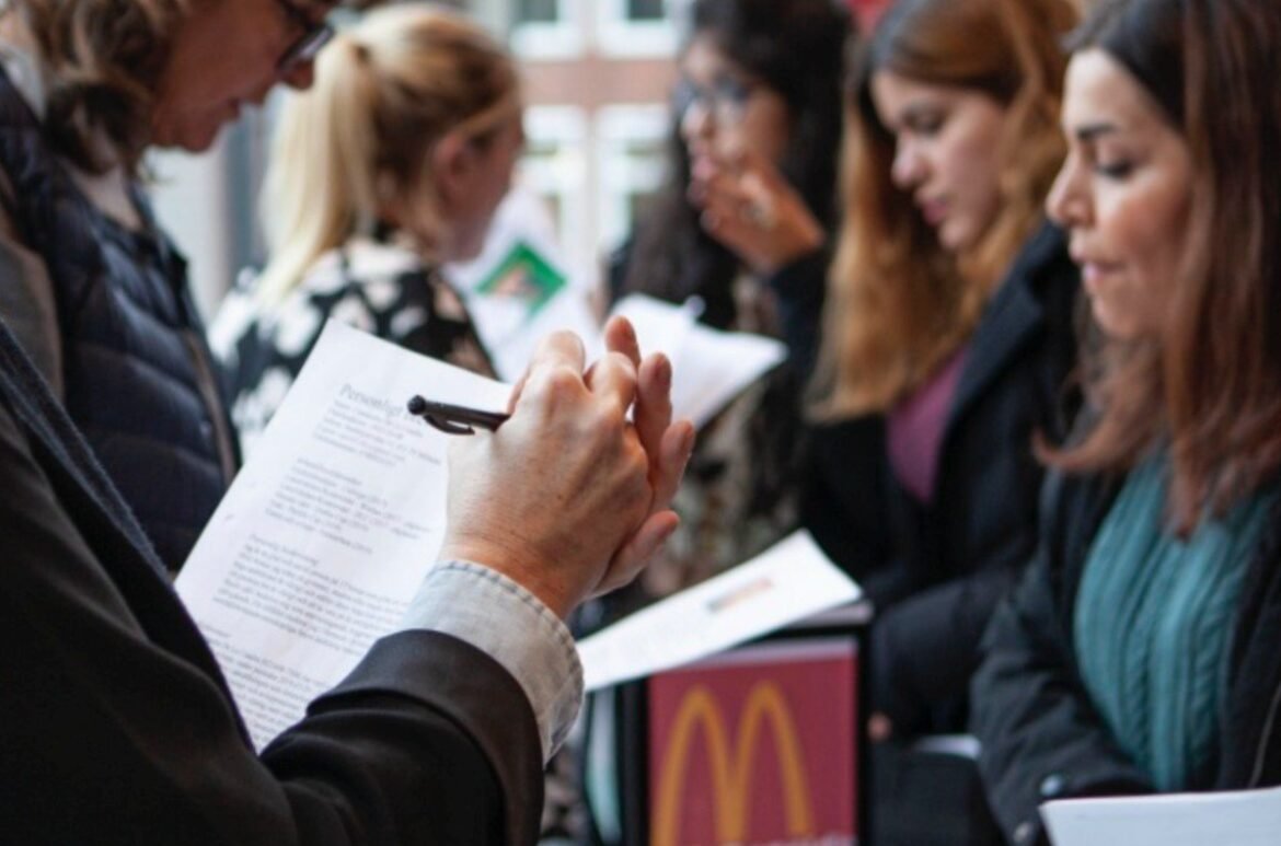 Nytt rekord i år, 1 600 jobb att söka