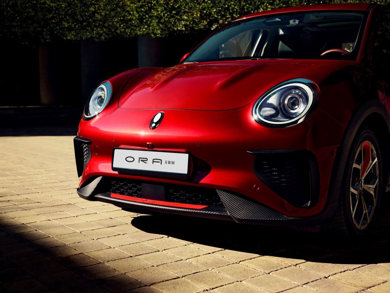 Elbilen ORA lättar inte på gasen