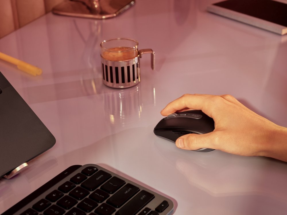 LOGITECH UTÖKAR DESIGNED FOR MAC-PORTFÖLJEN MED MX ANYWHERE 3S FOR MAC FÖR SÖMLÖS INTEGRATION MED APPLES EKOSYSTEM