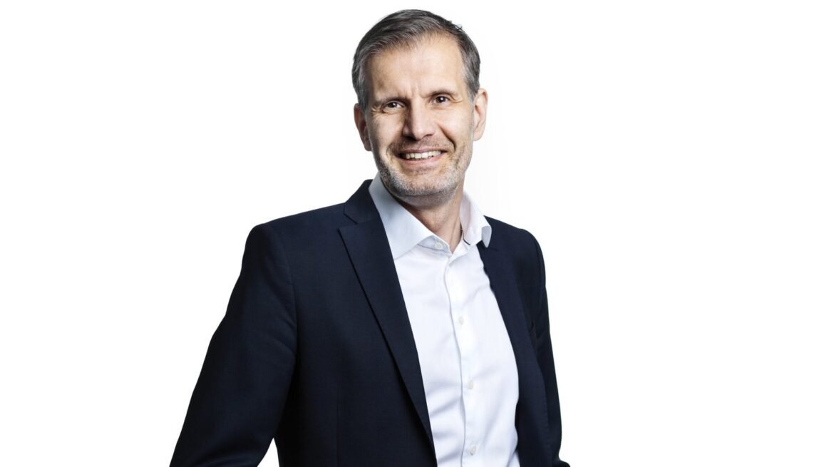 Stena Fastigheter lanserar sin egen AI-assistent tillsammans med Sana Labs – Medarbetarnas idéer i fokus för utvecklingen Dela via Facebook Dela via Linkedin Dela via Twitter