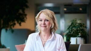 Ny bok visar vägen till inkluderande kommunikation i arbetslivet