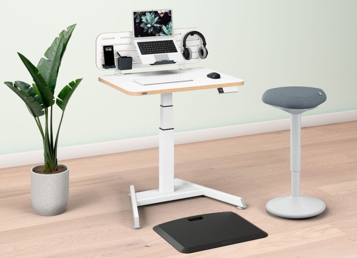 Leitz utökar sitt prisbelönta Ergo-sortiment för att erbjuda kompakta ergonomiska arbetsstationer för hemmet och kontoret