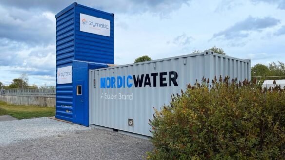 Vattenrening med enzymer testas i container på högkant