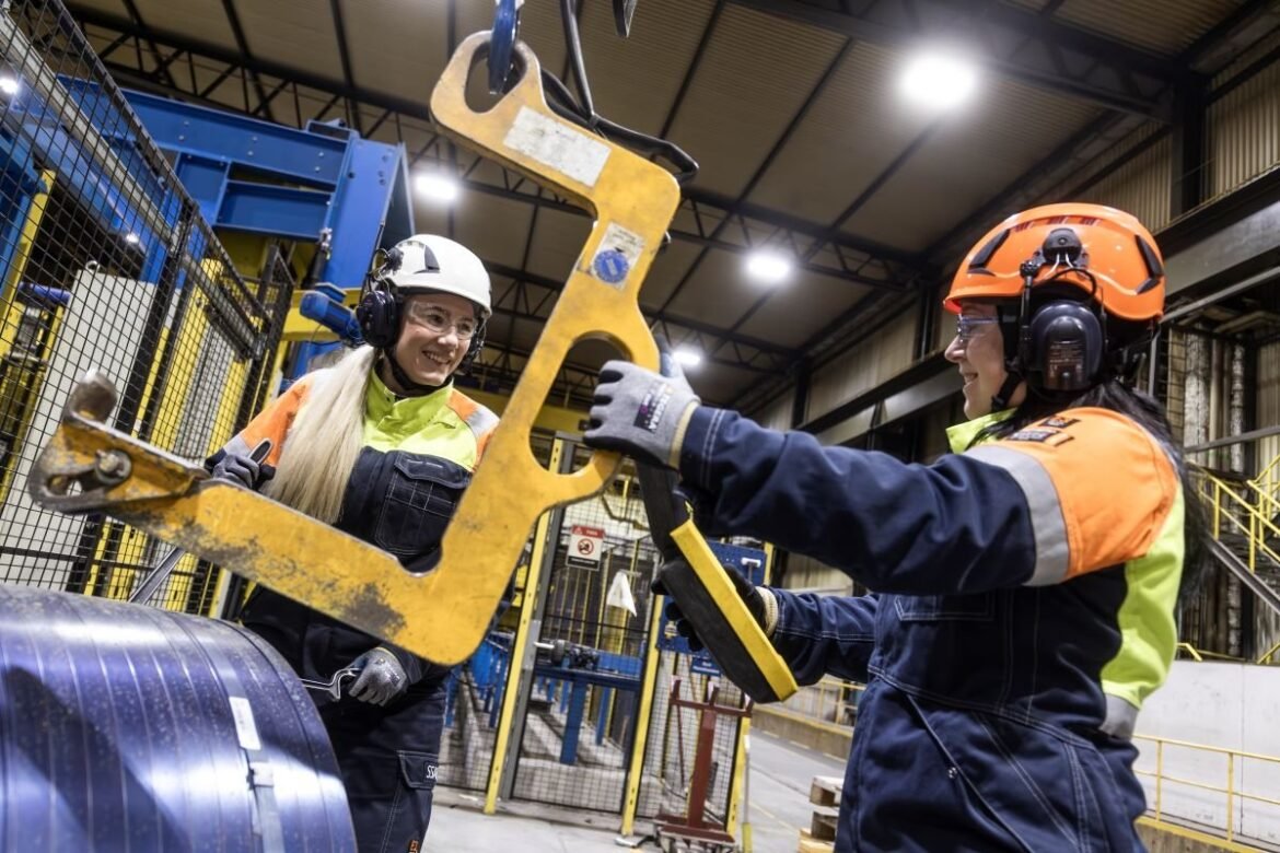 SSAB anställer närmare 1 000 semestervikarier i Sverige