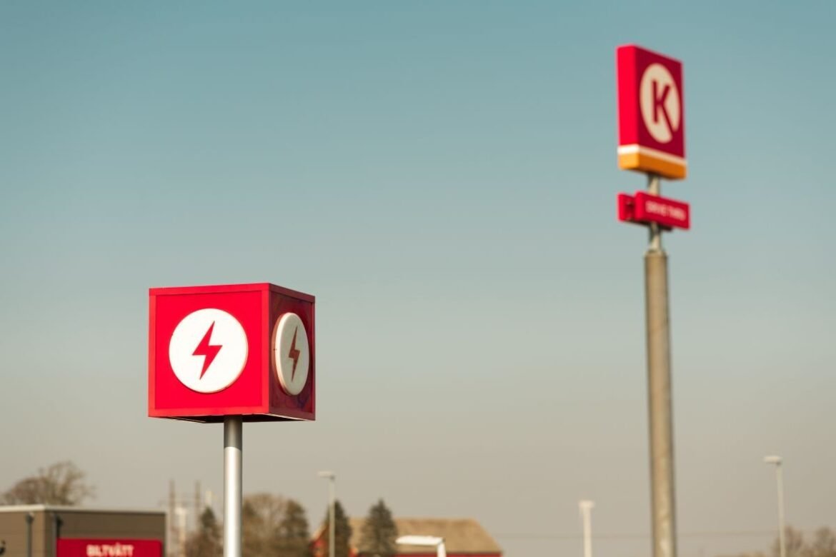 Circle K öppnar Skandinaviens första ”ladd-mack” – kedjans första i världen
