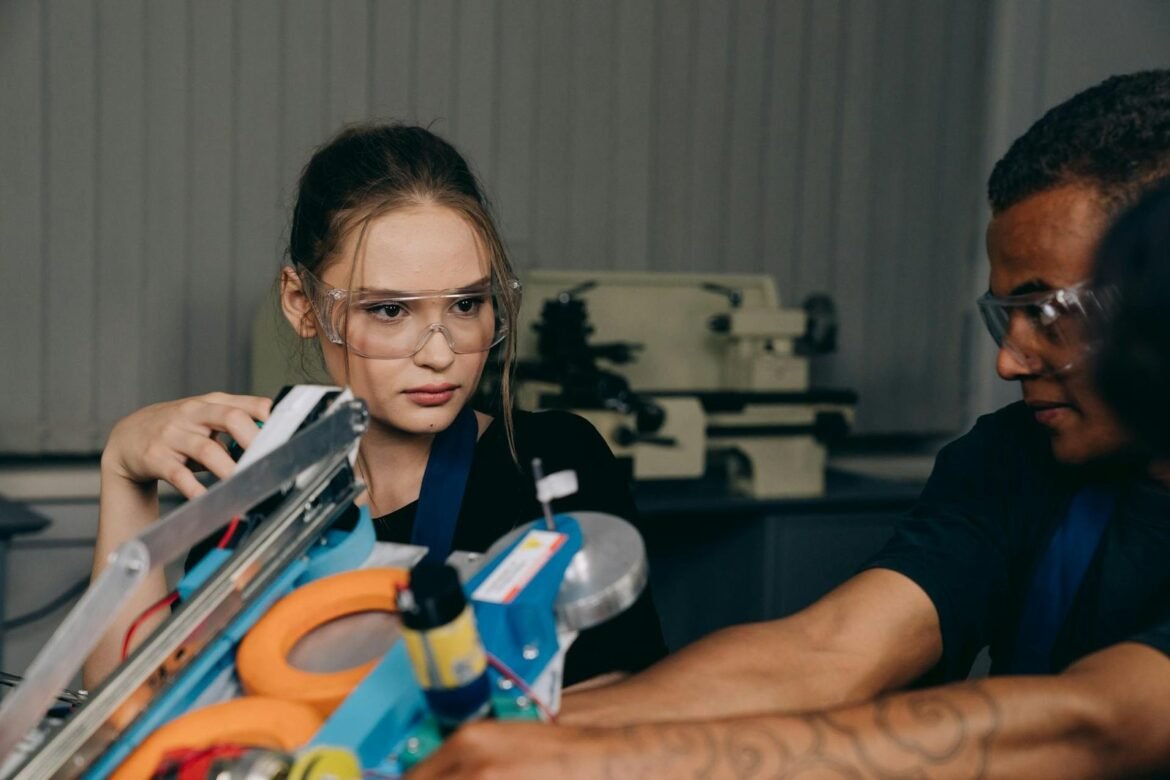 Fler kvinnor söker yrkeshögskolans teknikutbildningar