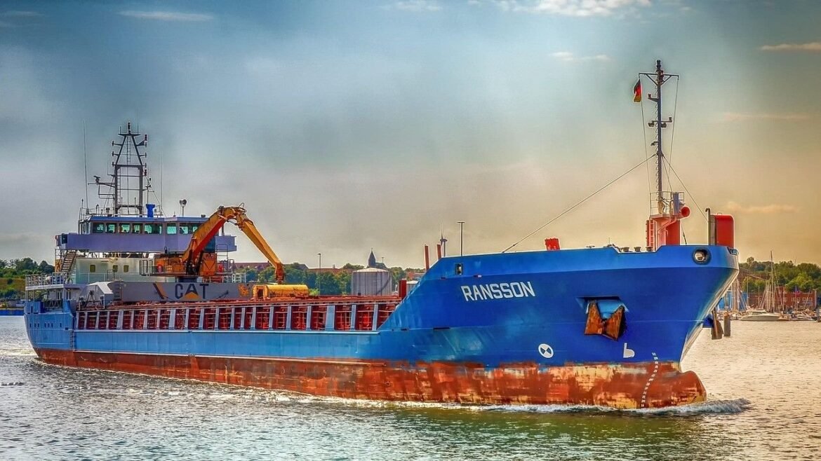 Chalmersforskare har upptäckt oväntade metanutsläpp i farleder