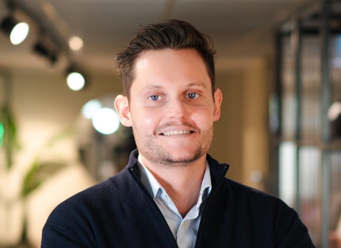 Svenska företag fastnar i AI-effektivitetsfällan – danskar drar ifrån med kvalitetsfokus