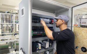 Schneider Electric tar nästa steg i hållbara och effektiva lösningar – lanserar PanelSeT SM