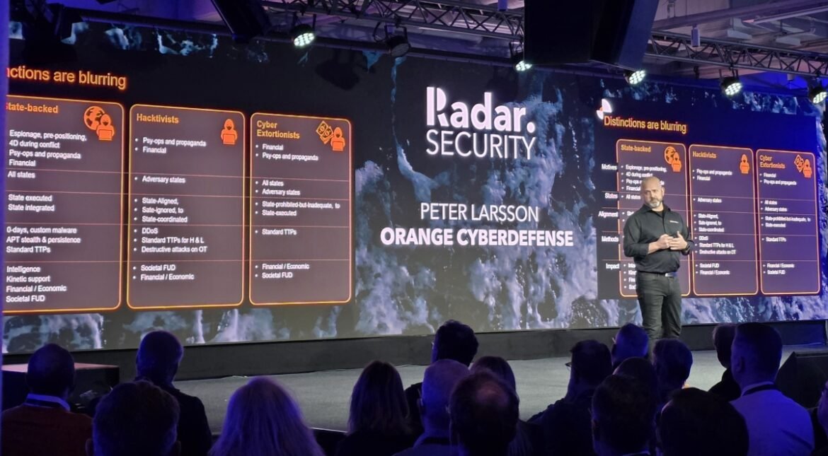 Hotaktörerna blir allt mer lika – trots olika etiketter