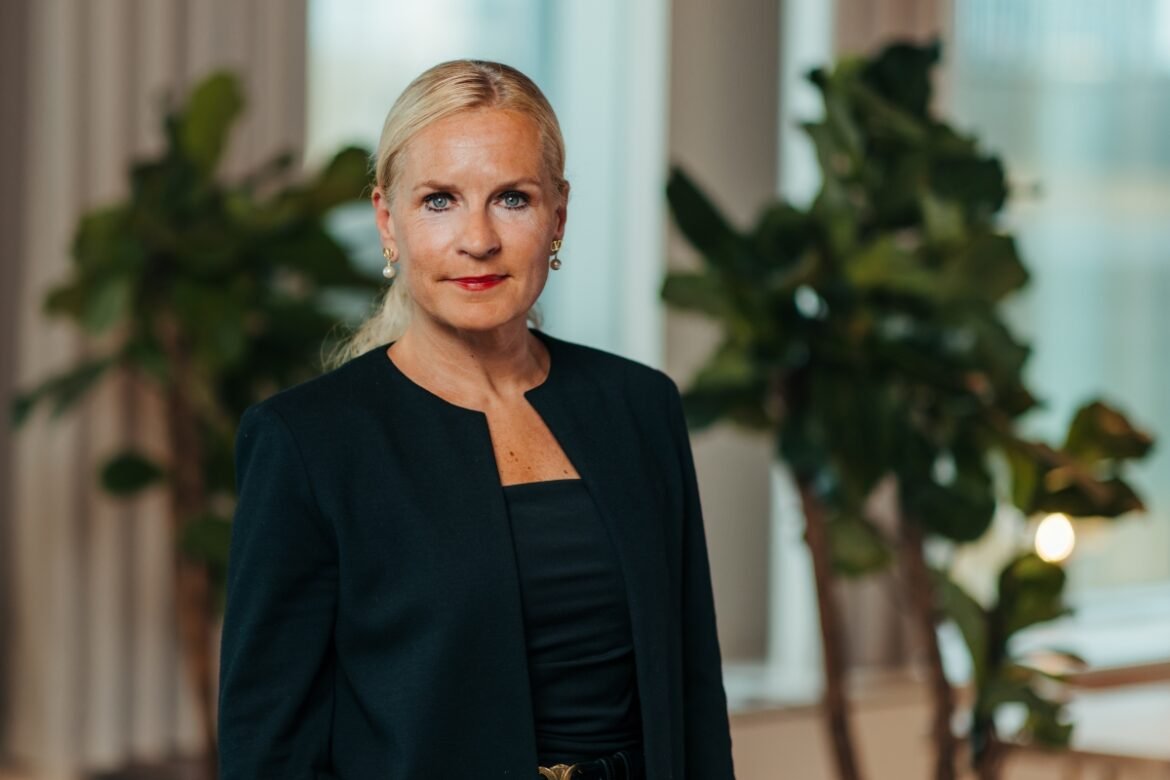 Sverige leder elektrifieringen för företagsbilar och lätta transportfordon – trögare utveckling för lastbilar