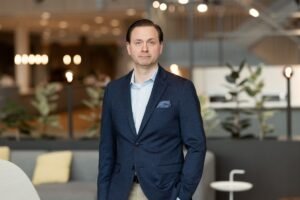 AI skalas upp inom svenska organisationer – men ansvarsfulla policyer släpar efter