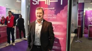 Från pilotdrömmar till cyberresiliens – Martin Gittins om framtiden för data, AI och säkerhet