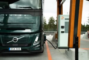 Milence säkrar 120 miljoner euro i finansiering för att skala upp utbyggnaden av laddinfrastruktur för eldrivna lastbilar i Europa