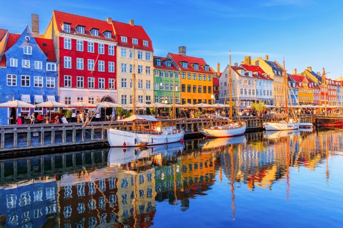 Bilsemestern ökar: Svenskarna strömmar till Danmark