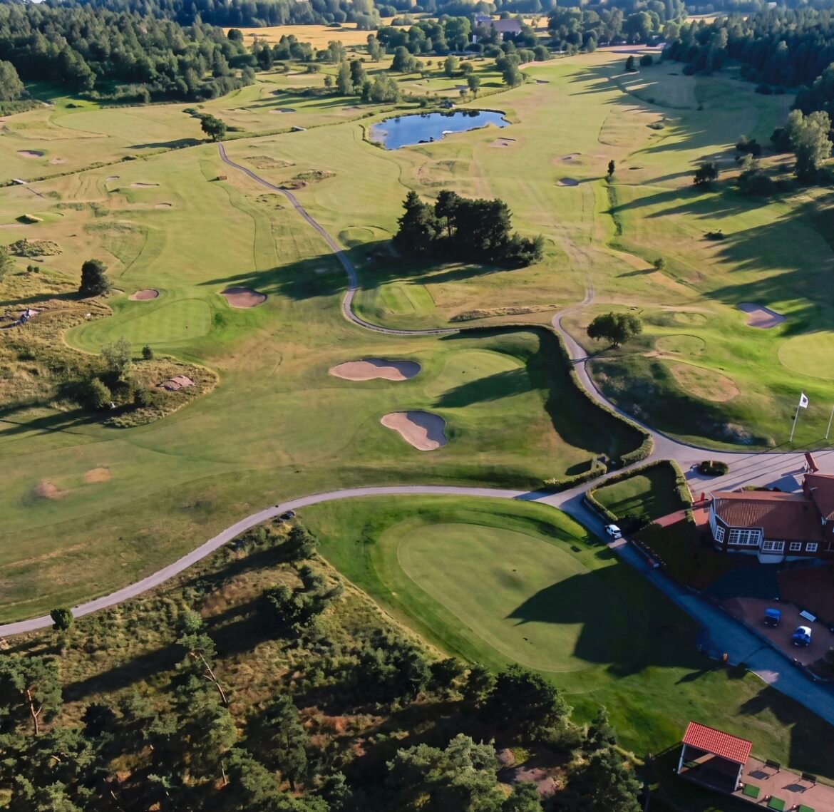 Åkersberga Golfklubb och Smartports tecknar avtal om ny energihubb