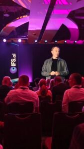 IFS-chefen: Industrin utnyttjar bara 60 procent av sin potential – AI ska frigöra resten IFS-chefen: Industrin utnyttjar bara 60 procent av sin potential – AI ska frigöra resten