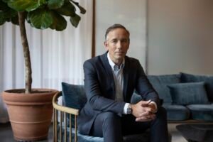 44 procent av svenska företagsledare räknar med fler anställda när AI växer