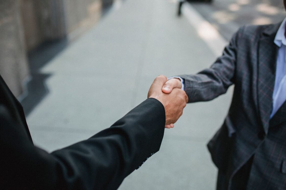 ToFindOut och HiQ ingår strategiskt partnerskap inom personalsäkerhet