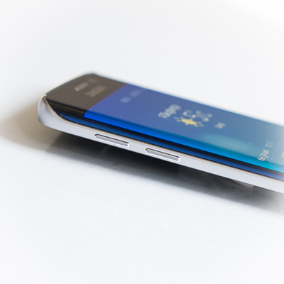Testbloggen: Samsung Galaxy S6 Edge bryter ner Iphone 6 – med vänsterhanden