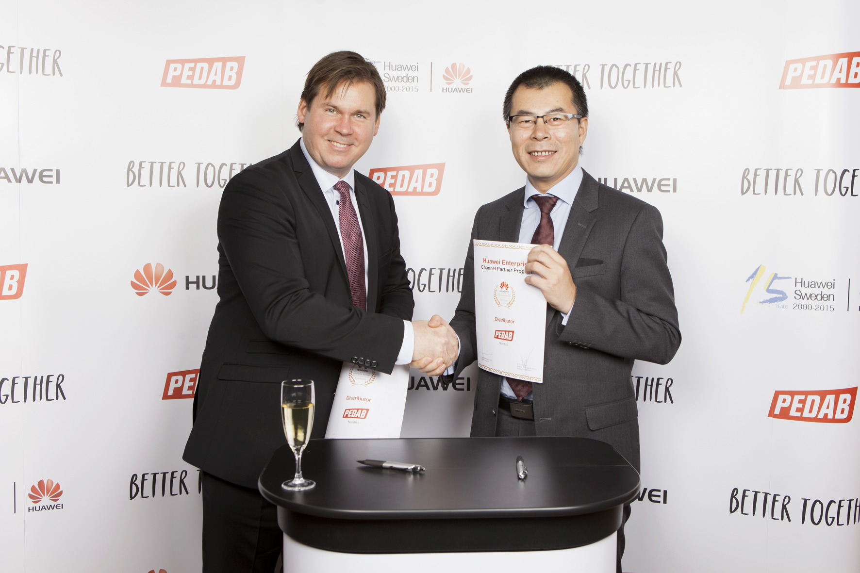 Huawei storsatsar i Sverige  – lanserar samarbete med IT-distributören Pedab