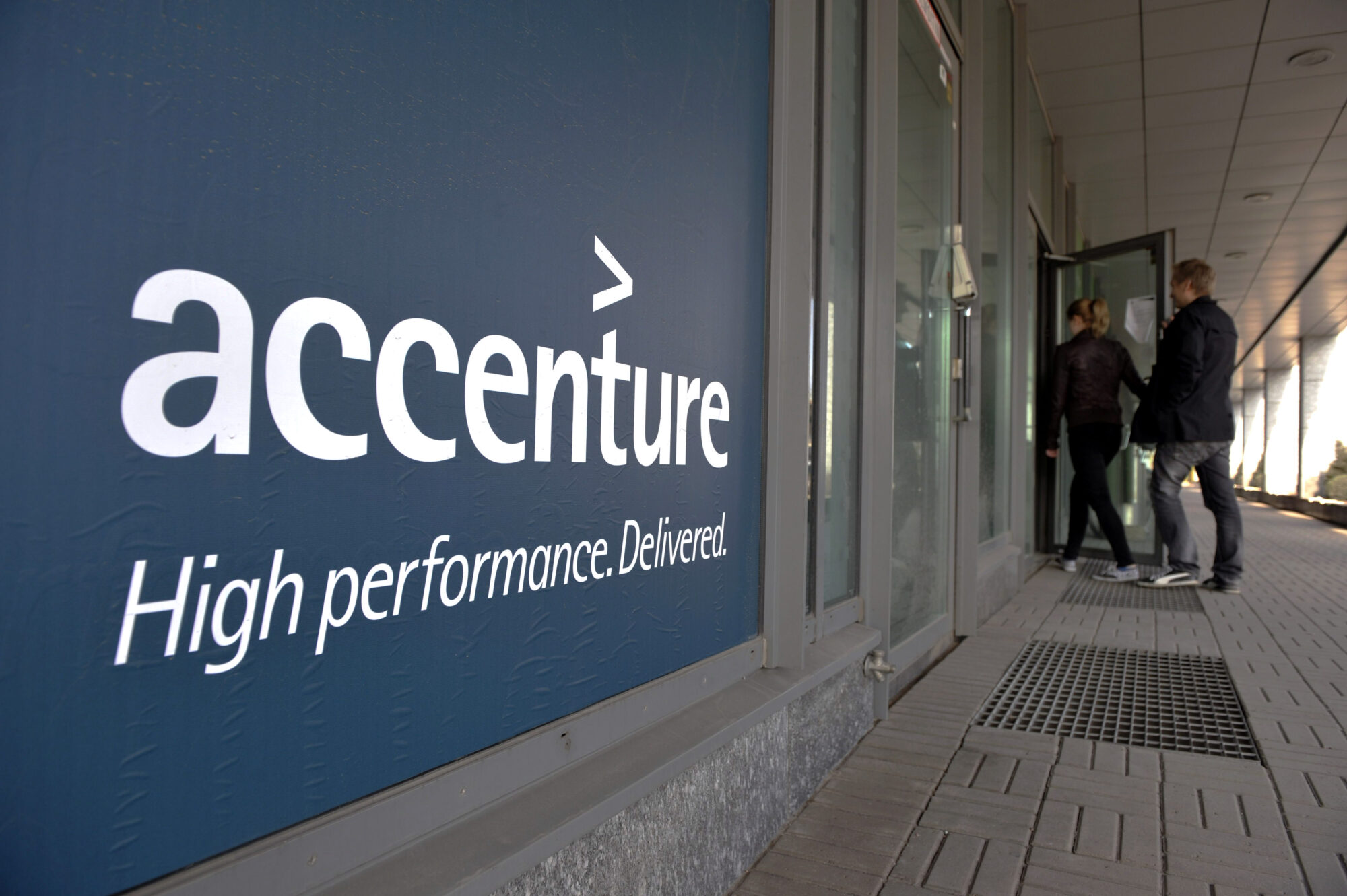 Specsavers väljer Accenture som IT-partner i omställningen mot en digital framtid